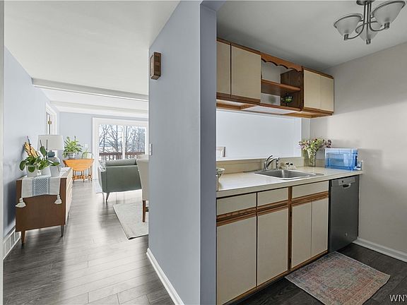 3rd image of 270 Buffalo Rd APT 2