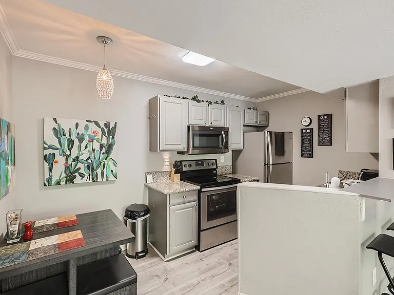 5146 S Jones Blvd #207 — Photo 10