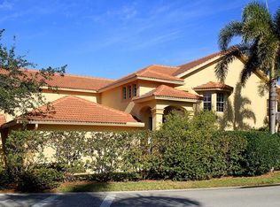 2510 Talon Ct APT 104, Naples, FL 34105