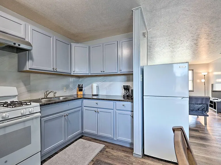301 Thomas St #2 — Photo 12