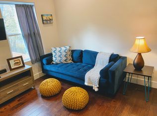 1128 Linden St #B, Austin, TX 78702