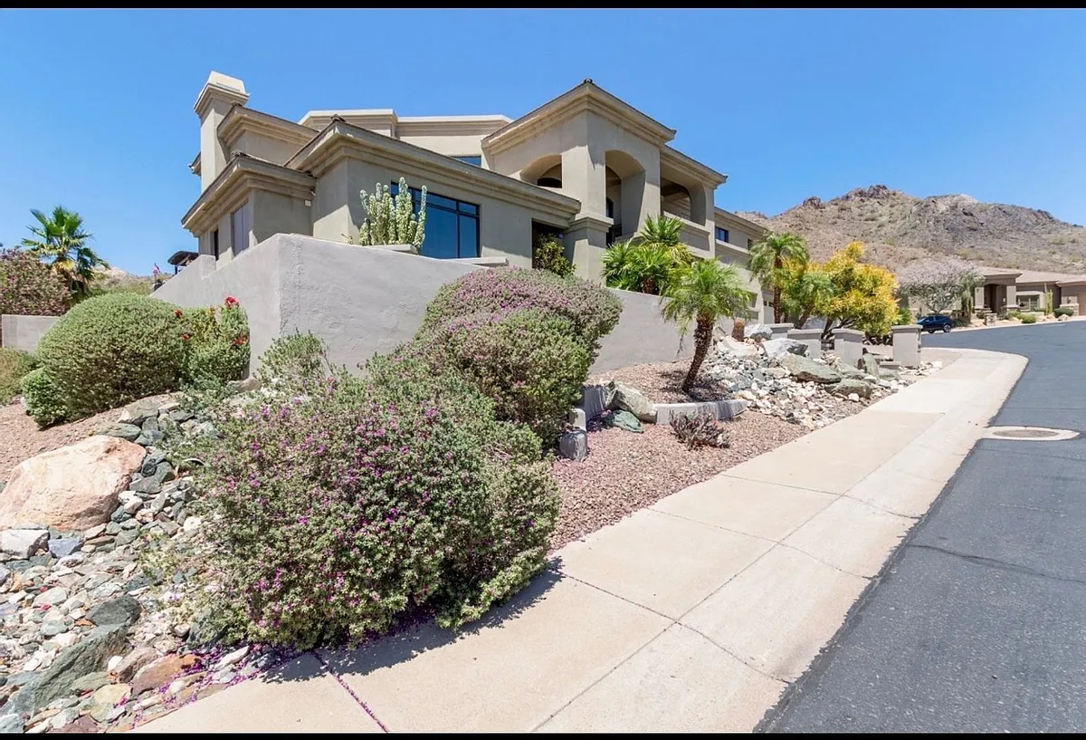 Building Photo - 8614 N 17th Pl