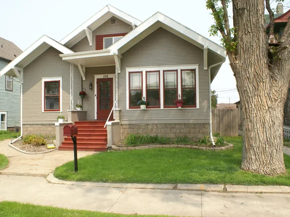 109 7th Ave SE, Aberdeen, SD 57401