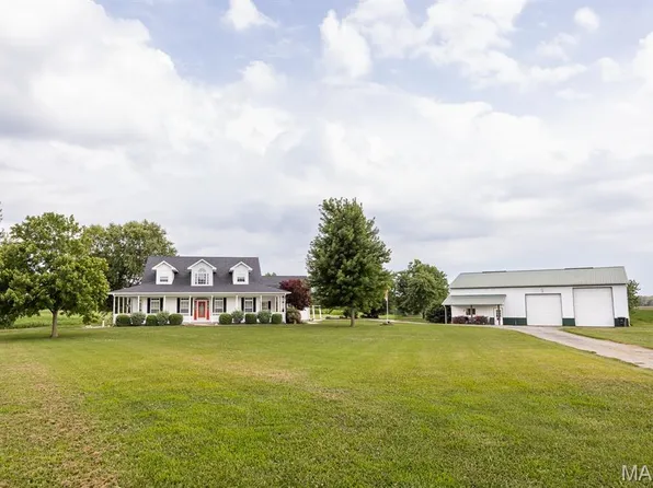 14218 Schuster Rd, Pocahontas, IL 62275