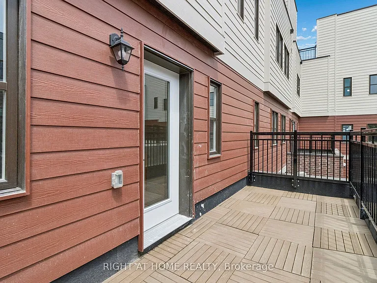 15100 Yonge St #206 — Photo 19