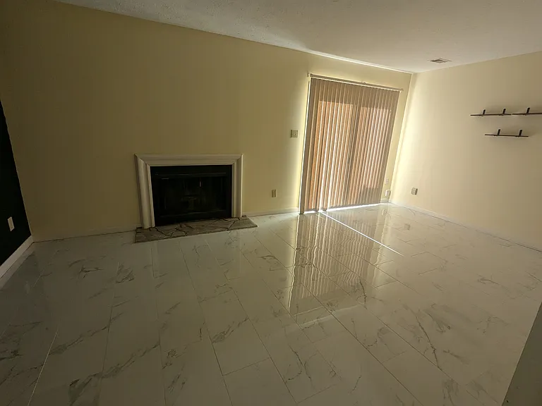3586 Laredo Dr — Photo 9