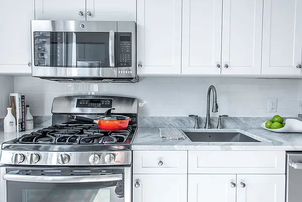 Rented by Thor Equities | media 23