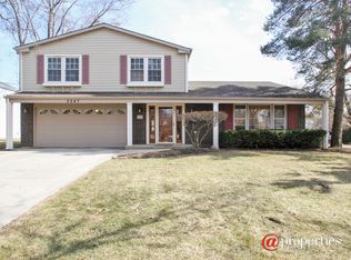 2247 Greenwood Rd, Glenview, IL 60026