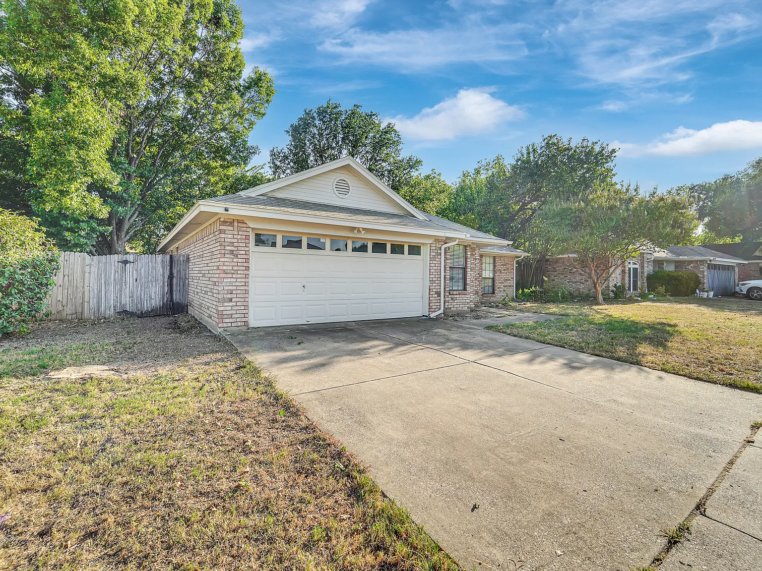 3 bed, 1374 sqft, $2,300 — Photo 1