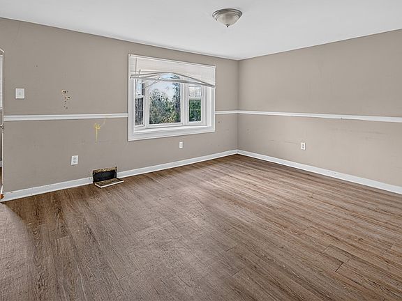 5th image of 236 Hulton Rd