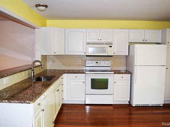 2nd image of 28523 Carlton Way Dr #1
