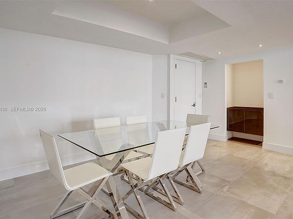 5th image of 20191 E Country Club Dr APT 802