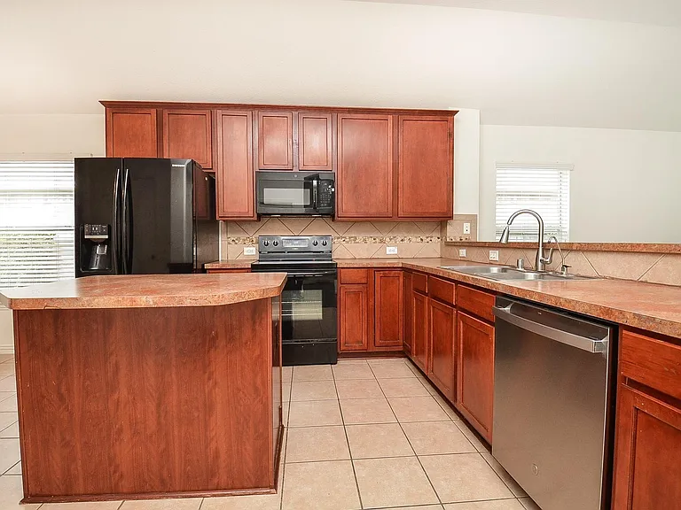 7038 Cornflower Ln — Photo 13