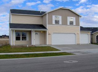 11430 N Meadowfalls Dr, Star, ID 83669