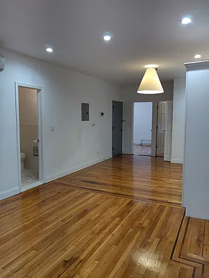 Rented by BELLMARC | media 22