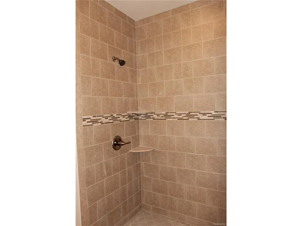 9572 Kingsway Cir #1 photo 1