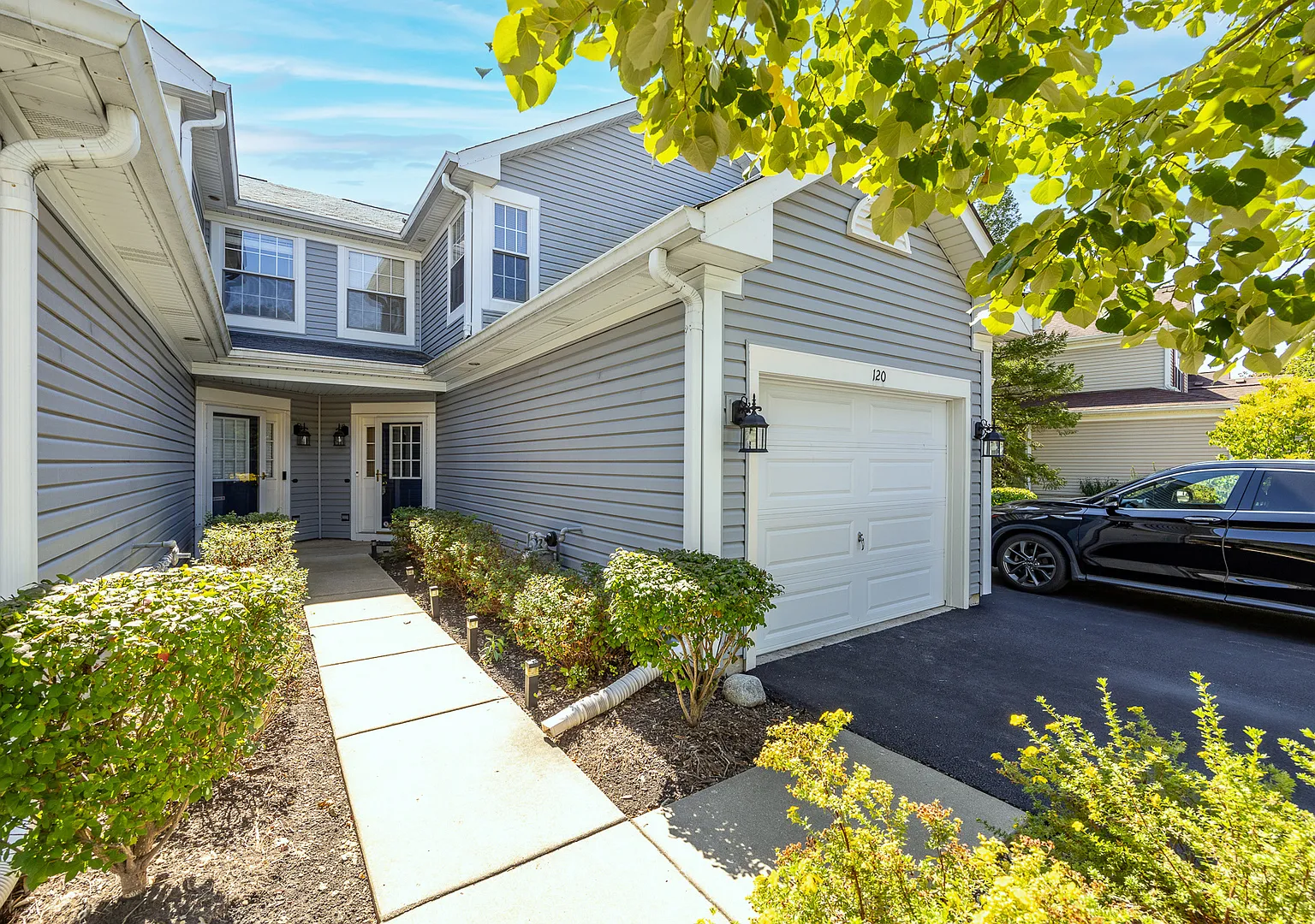 2 bed, 1.5 bath, 1306 sqft, $1,995 — Photo 1