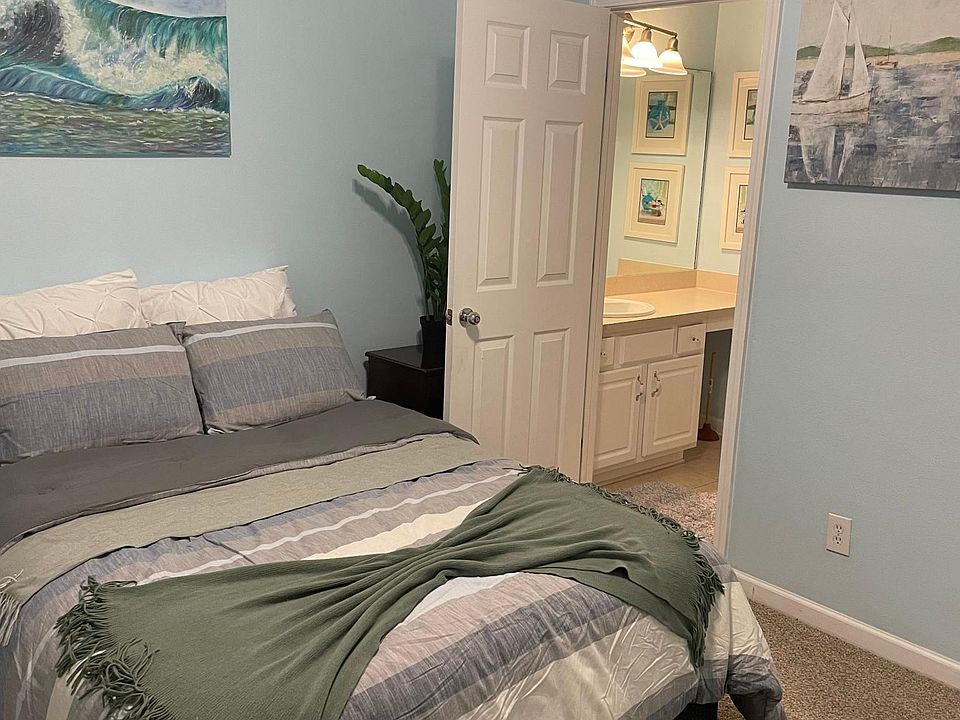 Second bedroom