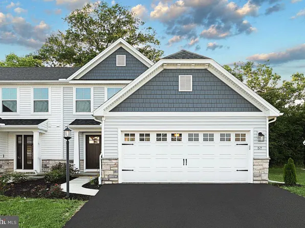 57 Long Bend Dr, Carlisle, PA 17015