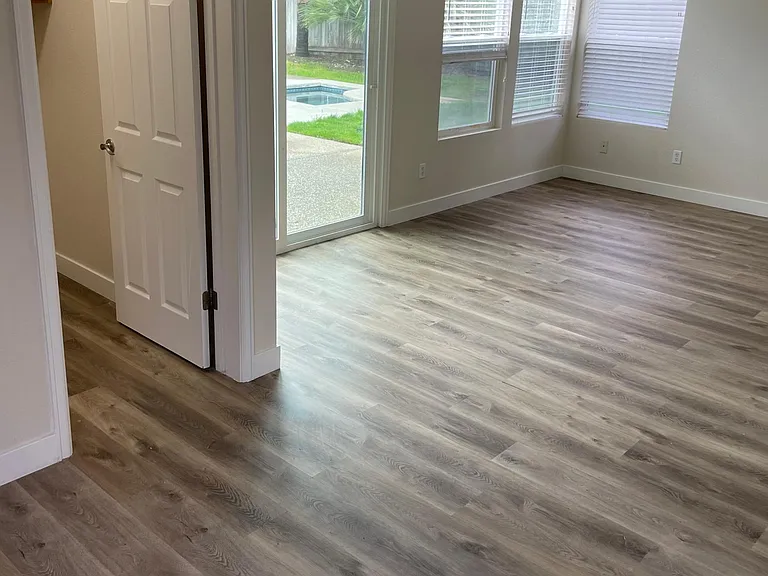 Laundry room to the left and Livingroom
