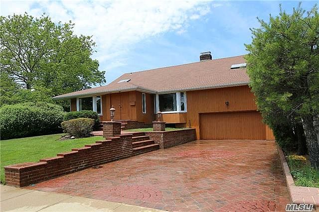 1st image of 31 Birchwood Park Dr