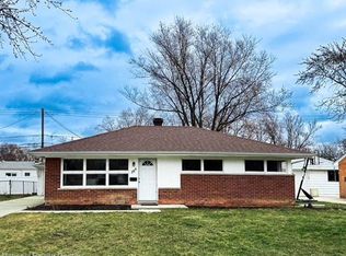 104 Kenyon Dr, Troy, MI 48083