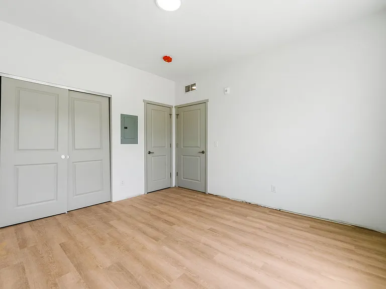Riverbend Flats Apartments — Photo 12