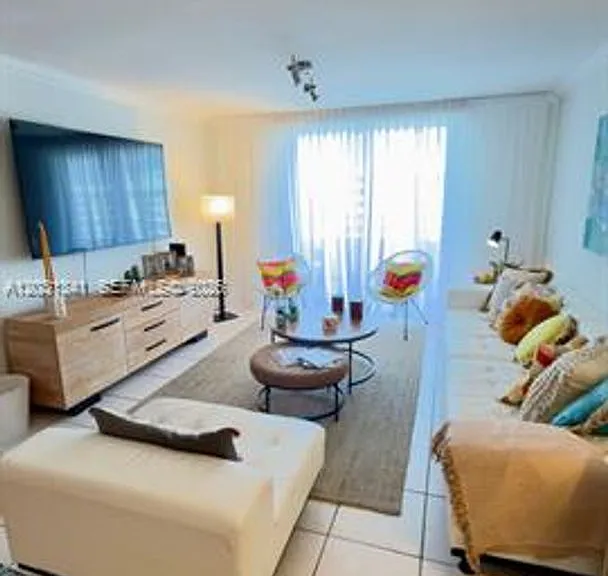 5555 Collins Ave #16W — Photo 2