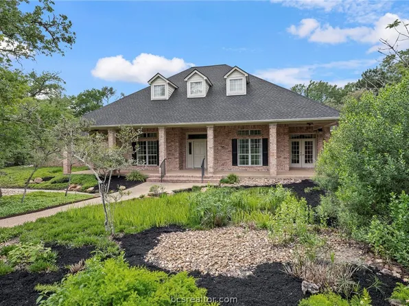 4701 Westminster Dr, Bryan, TX 77802