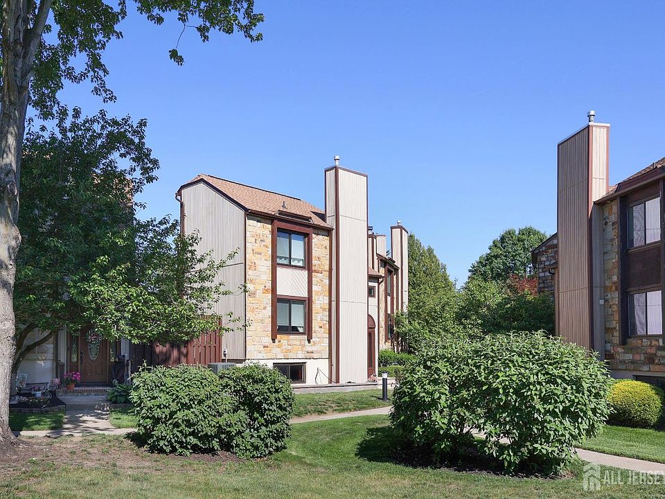 1st image of 230 Silver Ln