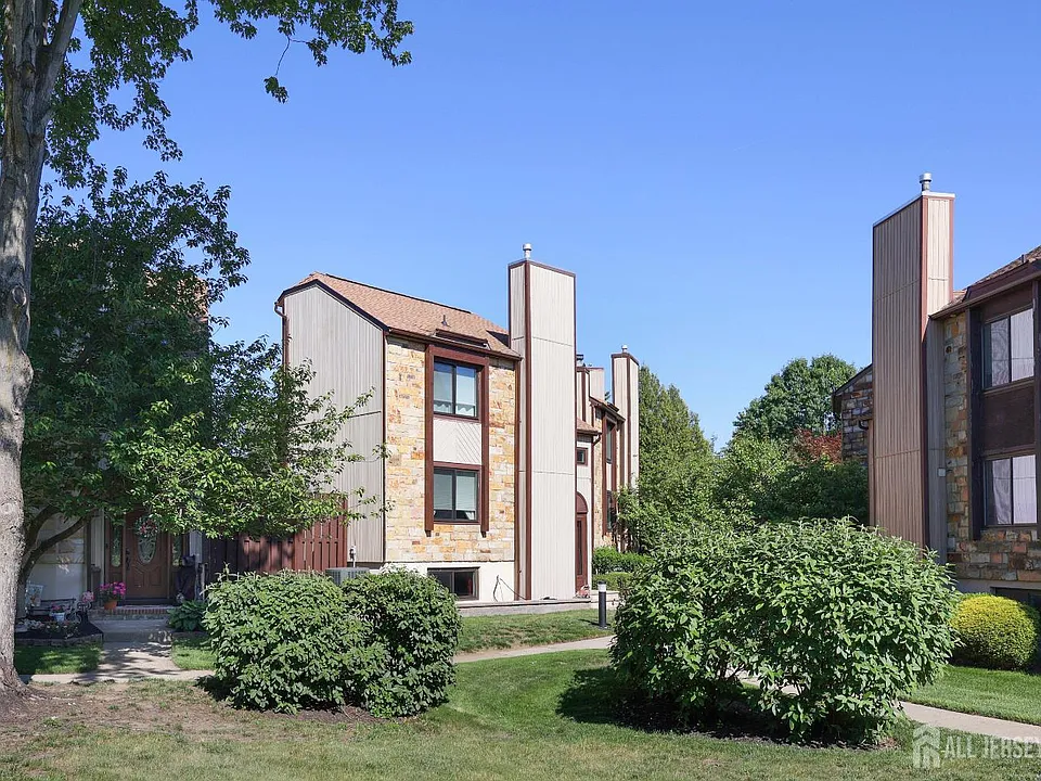 230 Silver Ln