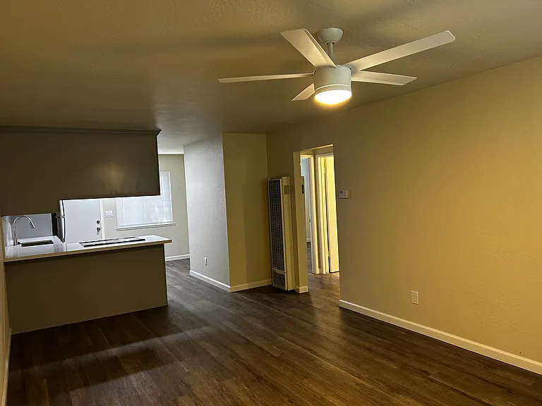 646 Grand Fir Ave #4-FIR — Photo 3