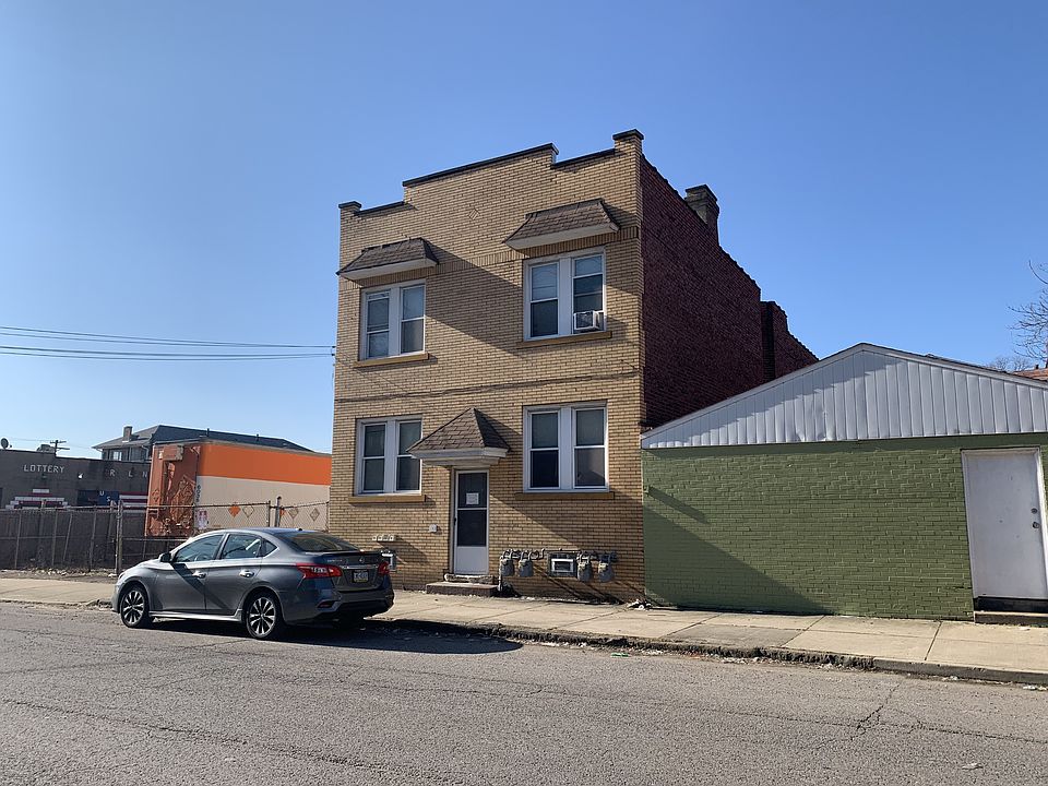 Front of Apartment building
