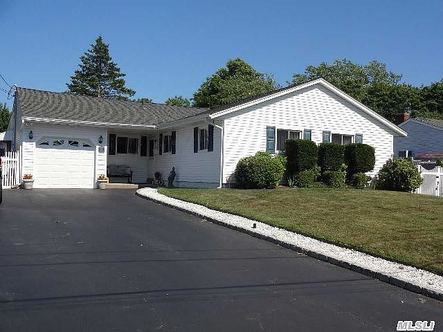 1st image of 23 Chase Ln