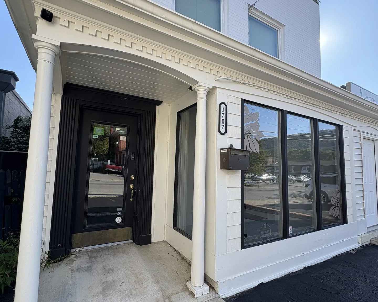1707 Jefferson Street - Storefront — Photo 1
