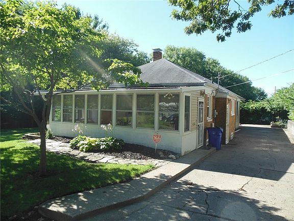 2nd image of 1877 Shady Crest St