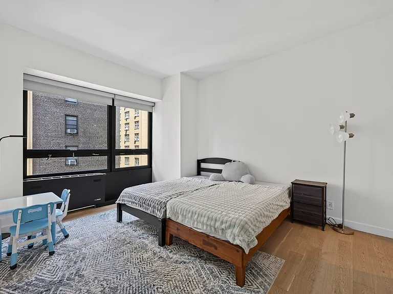 415 E 54th St #10C — Photo 6