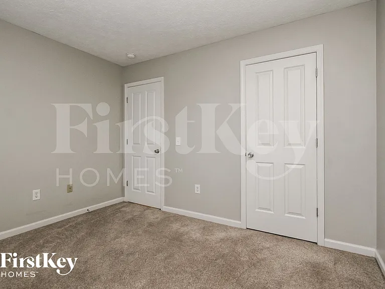 88 Bradford Ct — Photo 13