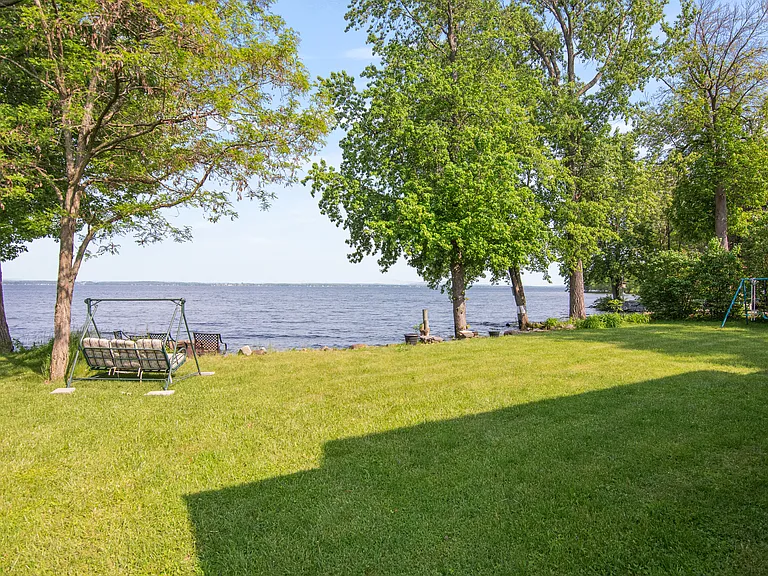 419 N End Rd E — Photo 39