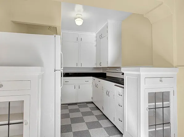 Disler Apartments, 430 18th Ave E APT 102, Seattle, WA 98112