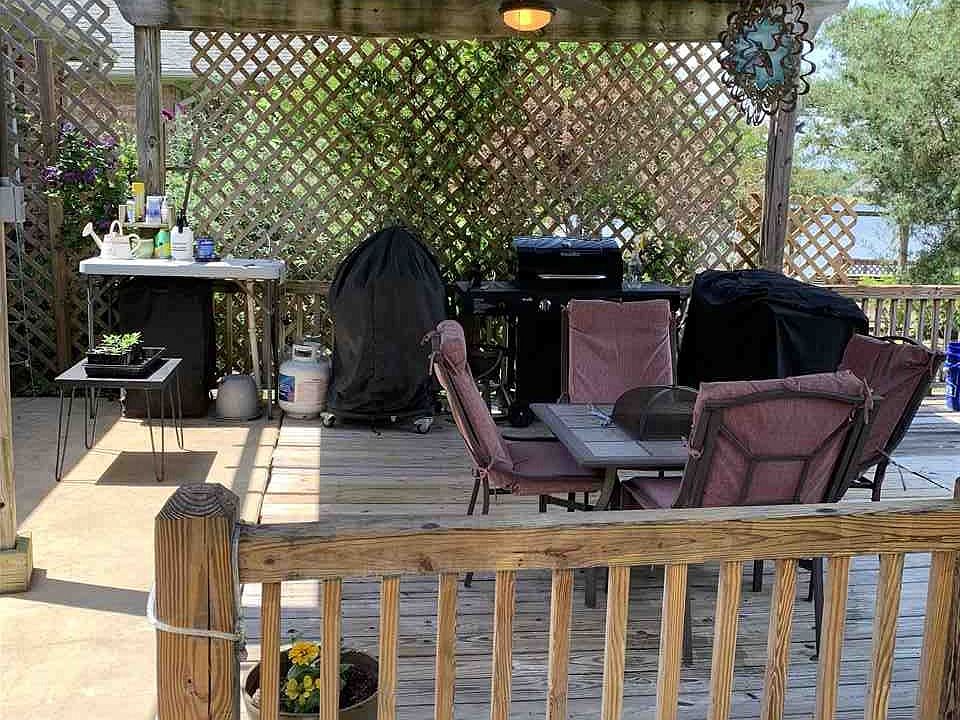 2nd image of 114 Bridge Water Dr