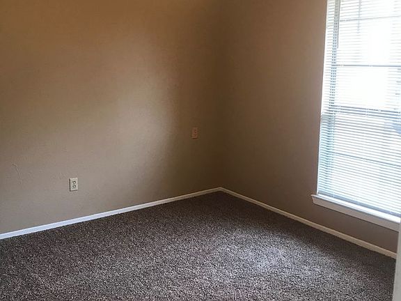 5th image of 112 Pebble Creek Dr #1126