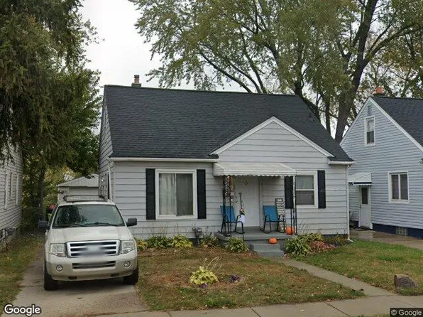 17761 Wexford St, Roseville, MI 48066