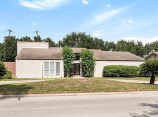 716 Palm Valley Dr E, Harlingen, TX 78552