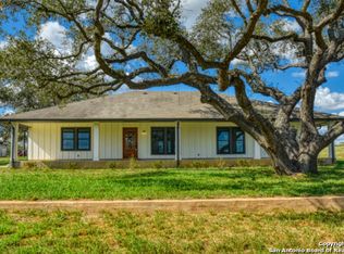 3145 County Road 401, Floresville, TX 78114