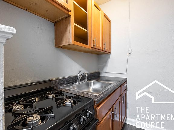 5th image of 6818 N Wayne Ave #205