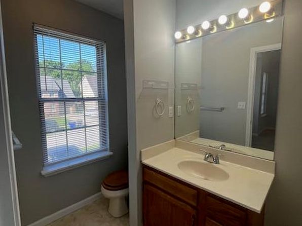 lexington-kentucky-84432293 picture