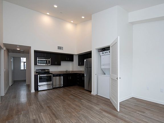 2nd image of 4330-4350 Palm Ave #B308