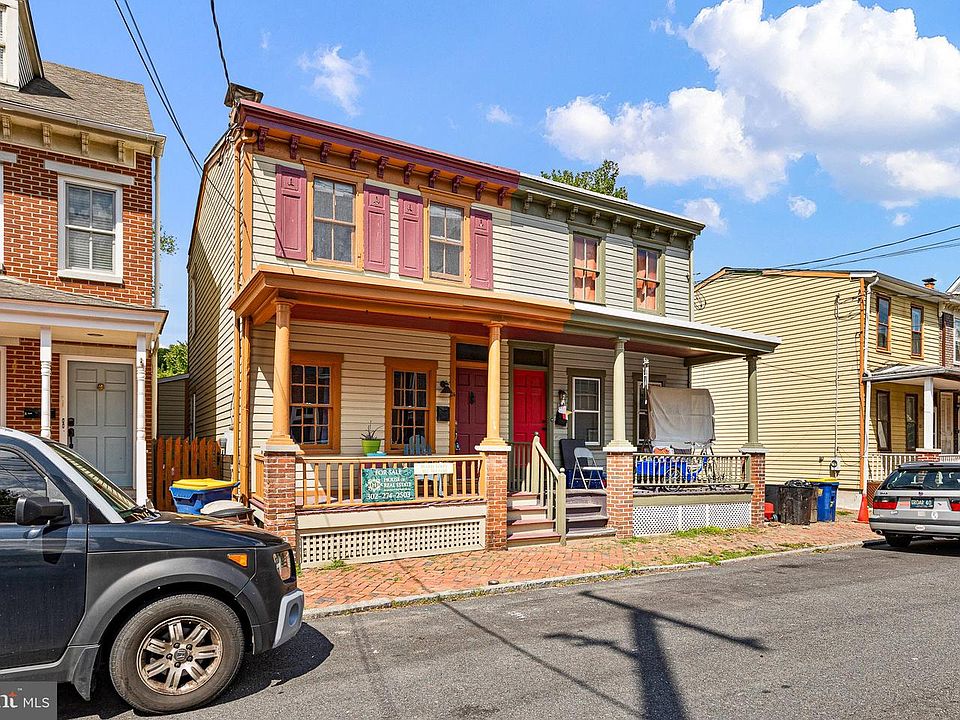 1st image of 114 E 4th St