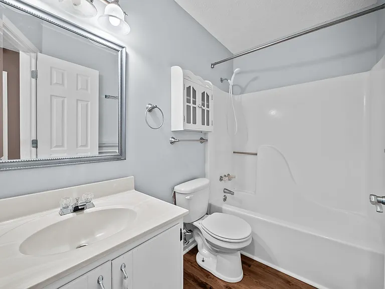 1003 Springdale Dr — Photo 14